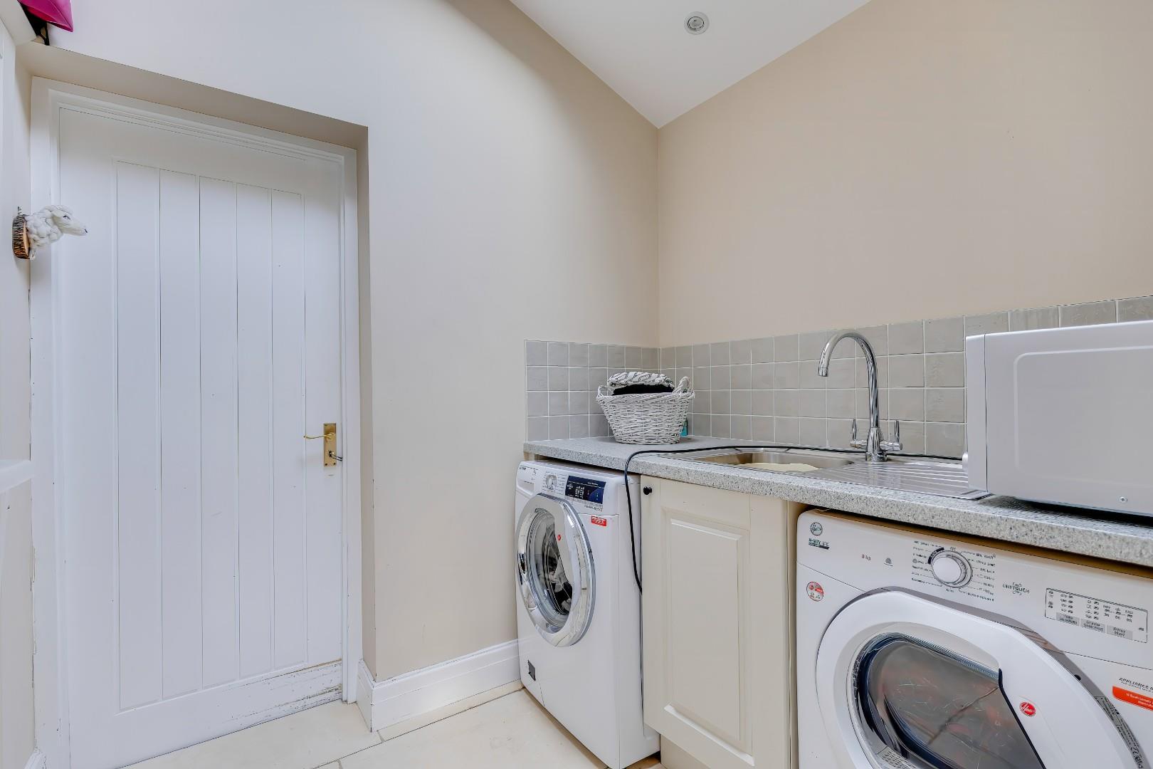 Victoria Avenue, Porthcawl, Bridgend County Borough, CF36 3EY